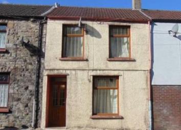 Terraced house For Sale in Pentre