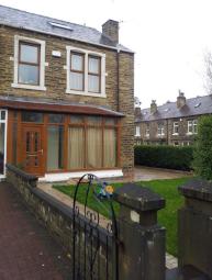 End terrace house To Rent in Huddersfield