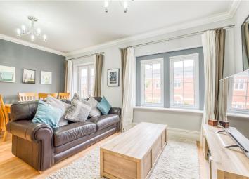 Flat To Rent in Warwick