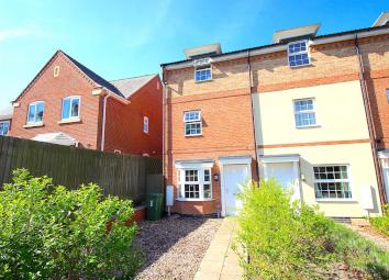Town house For Sale in Leicester