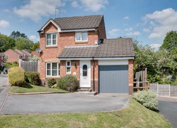 Detached house For Sale in Redditch