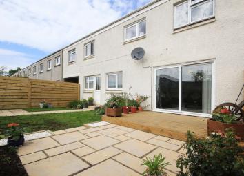 Terraced house For Sale in Livingston