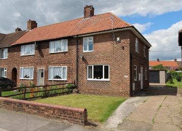 End terrace house For Sale in Worksop