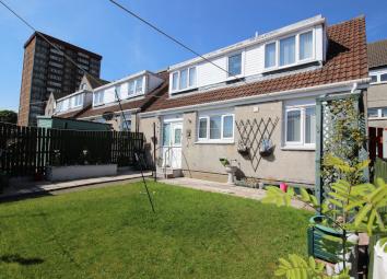 Terraced house For Sale in Clydebank