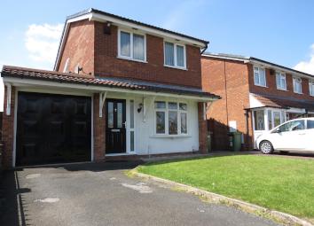 Detached house For Sale in Willenhall