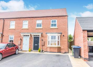 End terrace house For Sale in Leicester