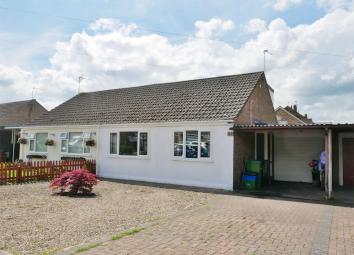 Semi-detached bungalow For Sale in York