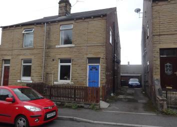 Terraced house To Rent in Batley