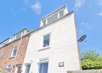 Terraced house For Sale in Whitby