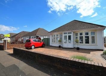 Detached bungalow For Sale in Cardiff