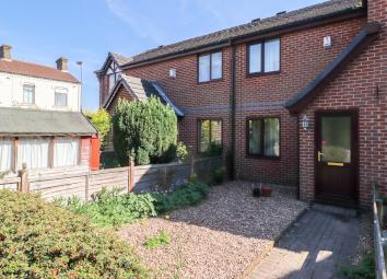 Town house For Sale in Wakefield