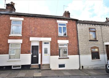 Terraced house For Sale in Northampton