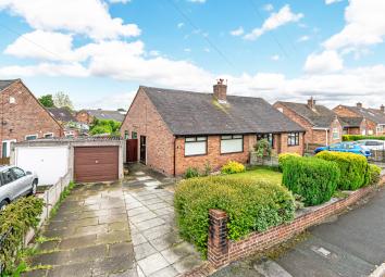 Semi-detached bungalow For Sale in Warrington