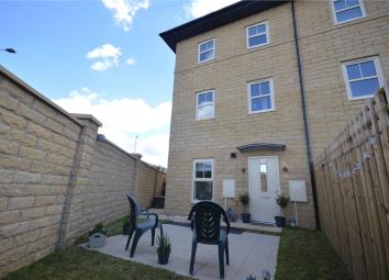 Town house For Sale in Wakefield
