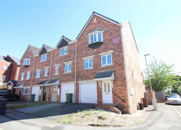 Town house For Sale in Leeds