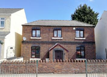 Detached house For Sale in Deeside