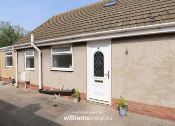 Detached bungalow For Sale in Prestatyn
