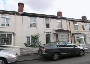 Terraced house For Sale in Dudley