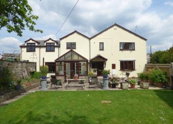 Country house For Sale in Lydney