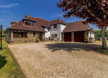 Detached house For Sale in Caldicot