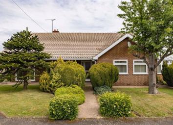 Bungalow For Sale in Gainsborough