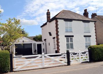 Detached house For Sale in Swadlincote
