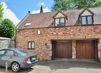 Semi-detached house For Sale in Evesham