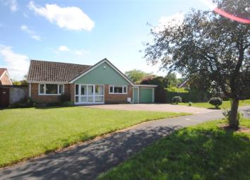 Detached bungalow For Sale in Warrington