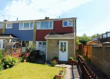Terraced house For Sale in Caerphilly