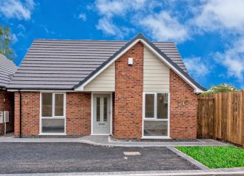 Detached bungalow For Sale in Walsall