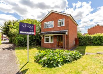 Detached house For Sale in Worcester