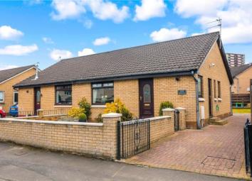 Semi-detached bungalow For Sale in Glasgow