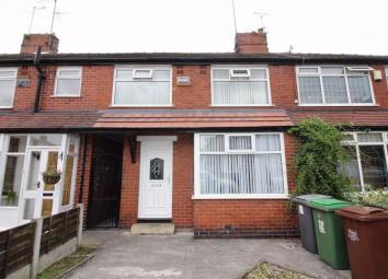 Town house To Rent in Oldham