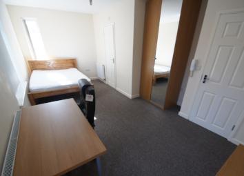 End terrace house To Rent in Coventry