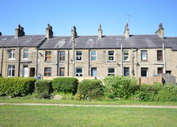 Terraced house For Sale in Holmfirth