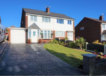 Semi-detached house For Sale in Dukinfield