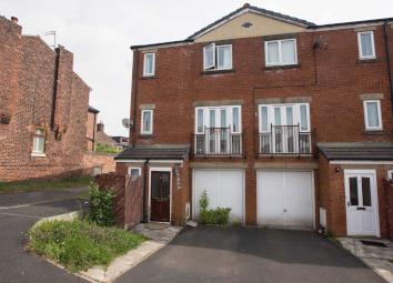 Town house For Sale in Manchester