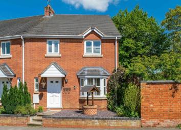 End terrace house For Sale in Rugby