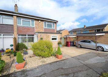 Semi-detached house For Sale in Reading