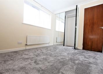 Flat To Rent in Sutton