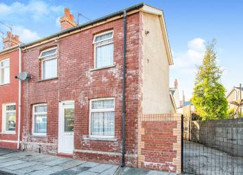 End terrace house For Sale in Barry