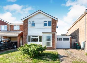 Detached house For Sale in Hook