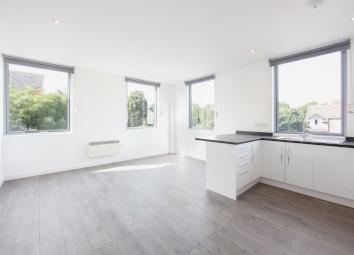 Flat To Rent in South Croydon