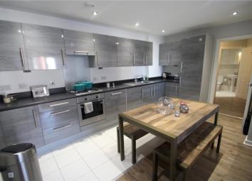 Flat For Sale in East Grinstead