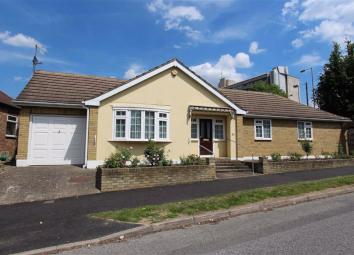 Detached bungalow For Sale in London