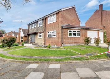 Detached house For Sale in Enfield