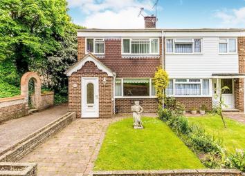 Terraced house For Sale in Chatham