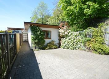 Bungalow For Sale in High Wycombe