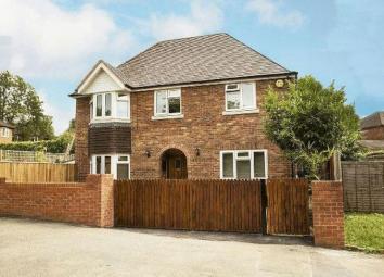 Detached house To Rent in Reading