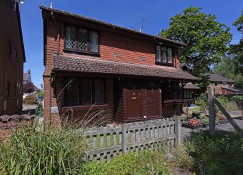 Terraced house For Sale in Farnborough